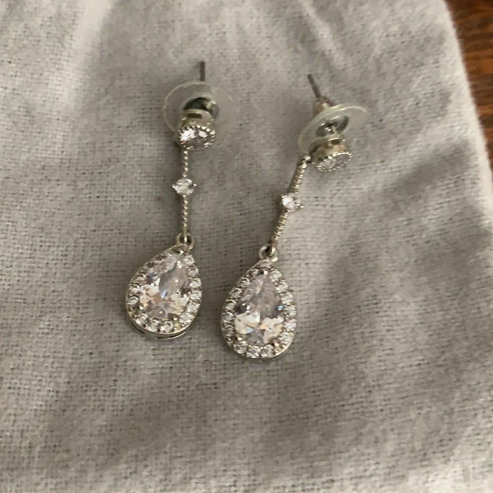 Drop earrings